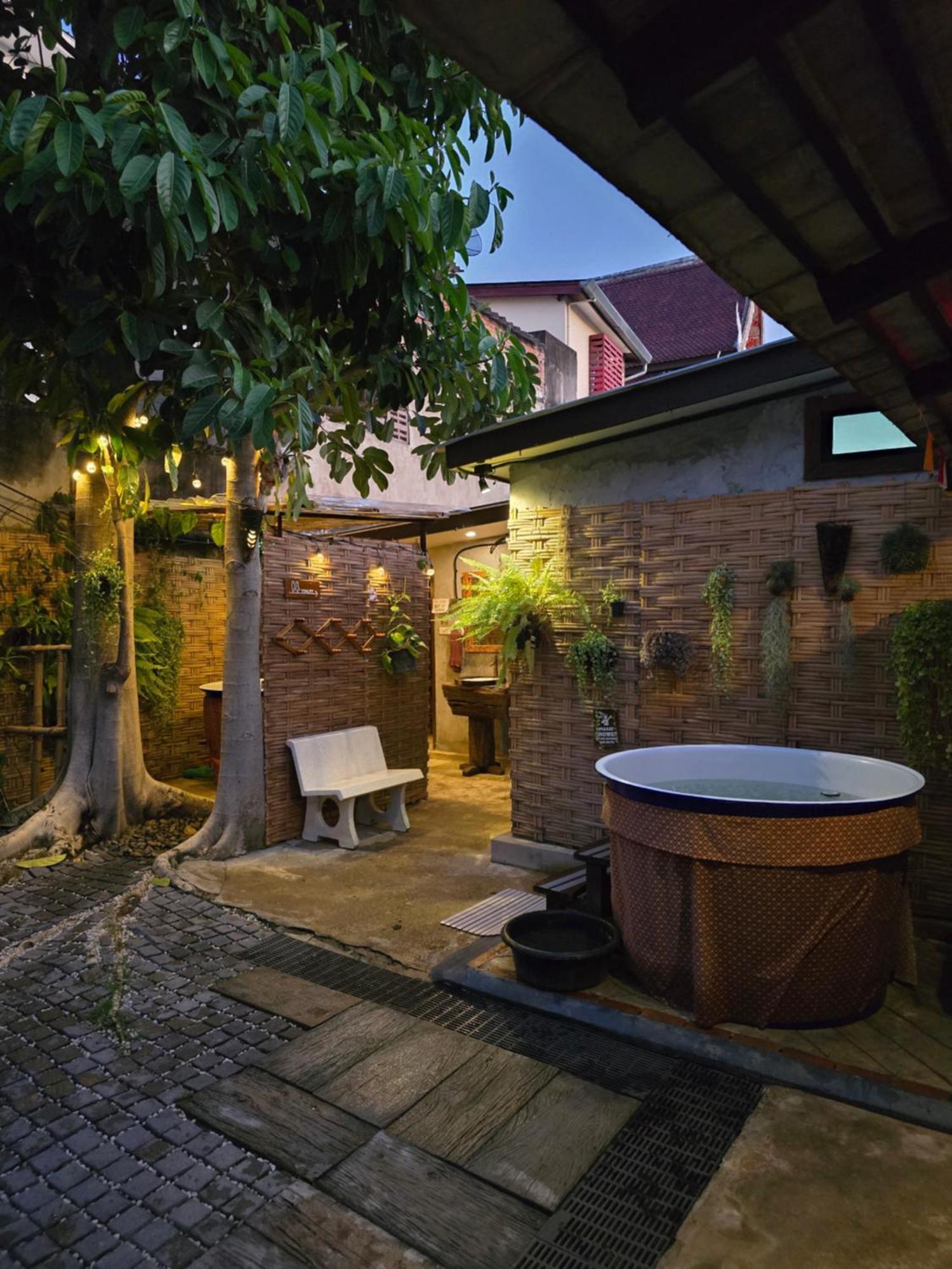 The Old City Rooms Чиангмай Экстерьер фото